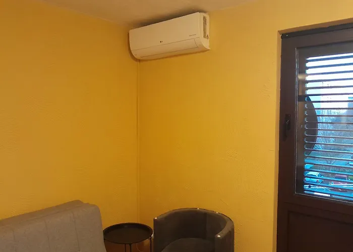 Tombili 2 * Πούλα