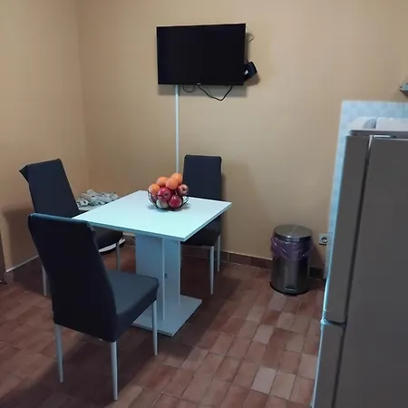 Tombili 2 Apartman Póla