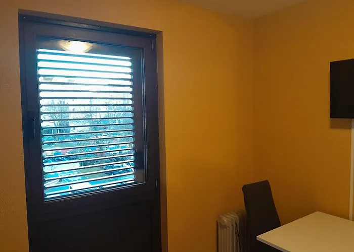 Tombili 2 Apartman Póla